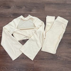 Cream cross over lounge set